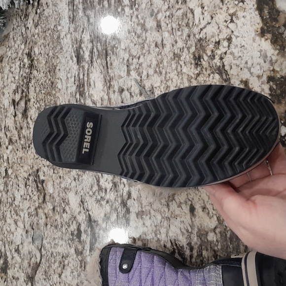 Sorel boots - Picture 6 of 13